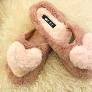 NWOT Kensie Slippers